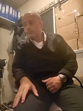 Snapshot of muscularsexy chatting on September 24, 10:46 pm muscularsexy online show from September 24, 10:46 pm