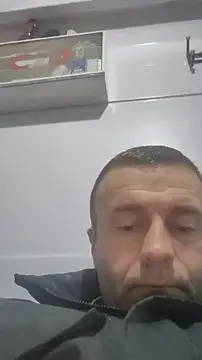Snapshot of muscularsexy chatting on April 18, 12:03 am muscularsexy online show from April 18, 12:03 am