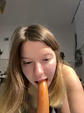 kimczii online show from April 1, 6:14 am