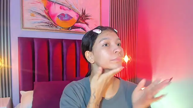 LauraAristizabal online show from November 18, 12:42 pm