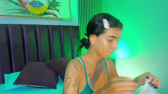 LauraAristizabal online show from November 21, 12:37 pm