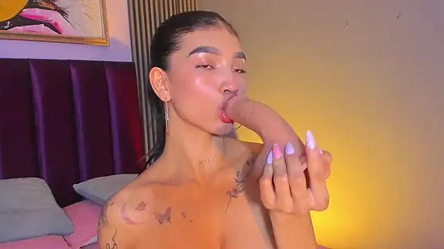 LauraAristizabal online show from July 5, 12:17 am