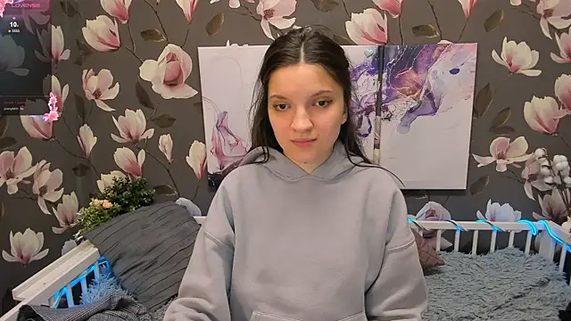 MelaniGrand online show from December 18, 3:00 pm