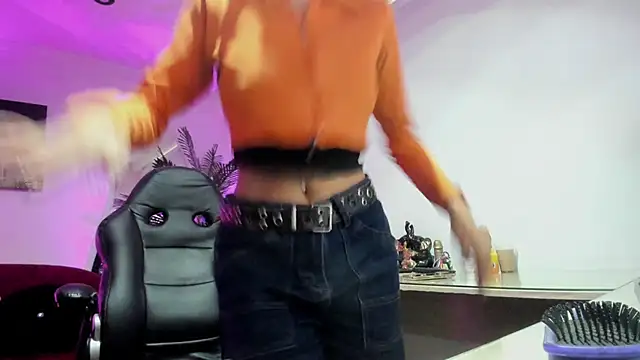 Meghan320 online show from October 31, 11:33 am