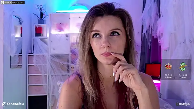 Karamelsw  online show from November 3, 10:10 pm