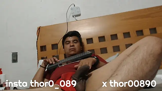 Snapshot of thor000089 chatting on April 28, 4:28 am thor000089 online show from April 28, 4:28 am