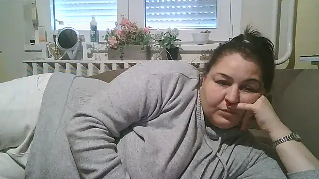 Snapshot of Mileva88 chatting on December 28, 2:10 pm Mileva88 online show from December 28, 2:10 pm