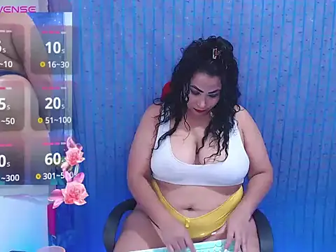 Snapshot of mature_beautifull chatting on May 16, 9:13 pm mature beautifull online show from May 16, 9:13 pm