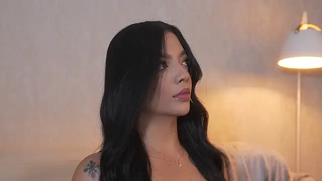 Snapshot of sarah_hiill chatting on February 6, 12:59 am sarah hiill online show from February 6, 12:59 am