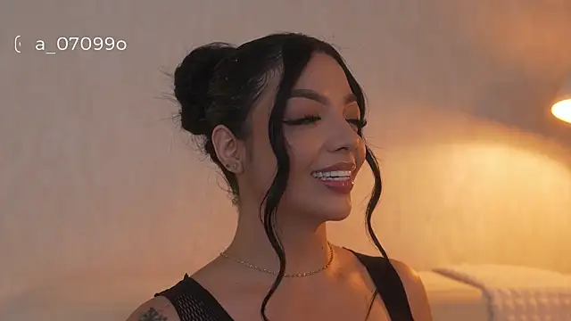 Snapshot of sarah_hiill chatting on February 21, 11:50 pm sarah hiill online show from February 21, 11:50 pm