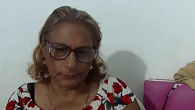 charrysexy1 online show from April 15, 9:59 pm