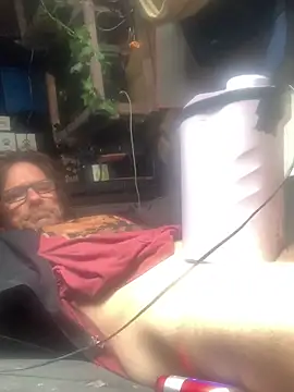 Snapshot of Likewise chatting on February 7, 11:19 pm Likewise online show from February 7, 11:19 pm