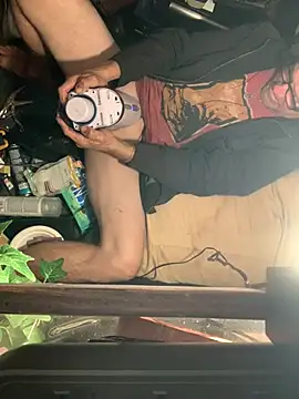 Snapshot of Likewise chatting on February 8, 3:04 pm Likewise online show from February 8, 3:04 pm