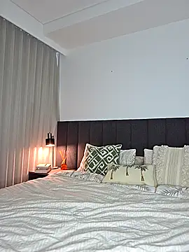 Snapshot of SashaJade_ chatting on February 18, 10:28 pm SashaJade online show from February 18, 10:28 pm