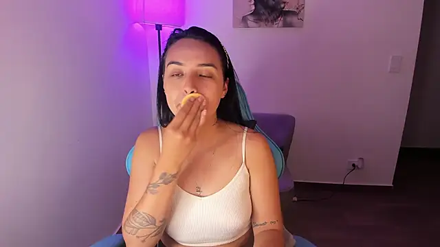 Miss Nicole online show from April 4, 1:37 am