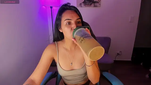 Miss Nicole online show from April 18, 1:09 am