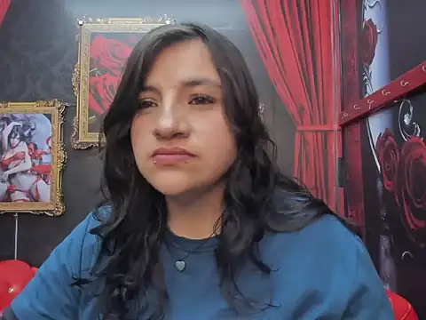 AmaiaDavies online show from December 5, 1:47 am