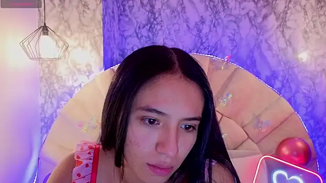 Snapshot of _emma_miller_ chatting on May 28, 11:18 am emma miller online show from May 28, 11:18 am