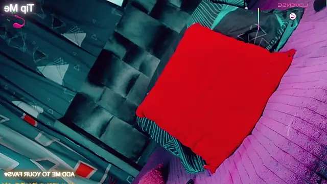 Snapshot of CharlotteBigCock chatting on February 6, 1:58 pm CharlotteBigCock online show from February 6, 1:58 pm