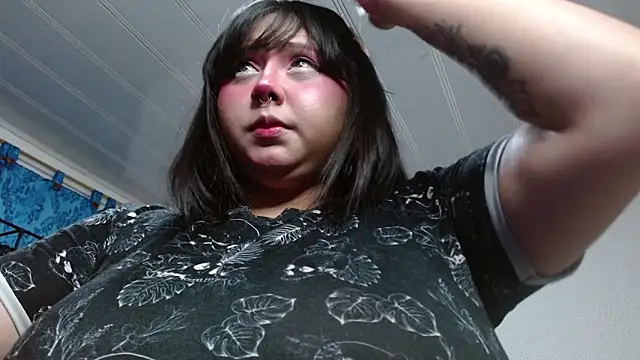 Snapshot of litlle_cat chatting on June 2, 6:37 am litlle cat online show from June 2, 6:37 am