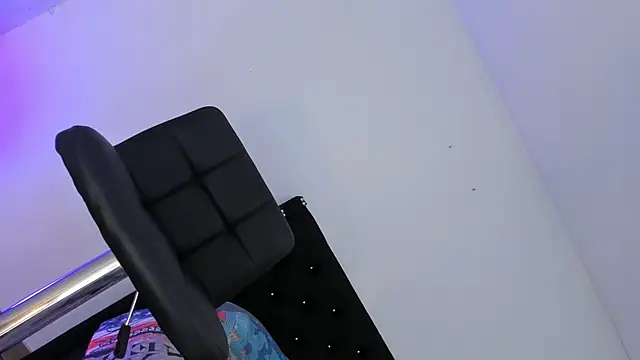 Snapshot of MistressMichell chatting on March 3, 1:53 am MistressMichell online show from March 3, 1:53 am