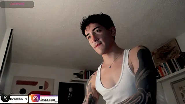 Snapshot of ivaaaan_ chatting on February 8, 9:51 pm ivaaaan online show from February 8, 9:51 pm