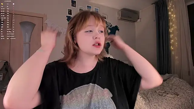 LisaLaas online show from December 7, 5:53 pm