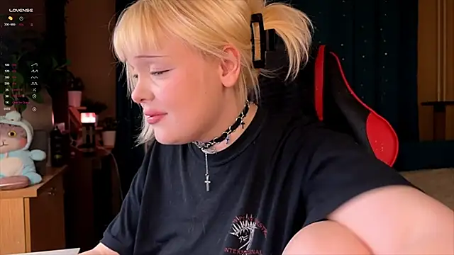 LisaLaas online show from October 9, 2:48 pm