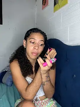 Miley and Vash online show from March 9, 7:26 pm