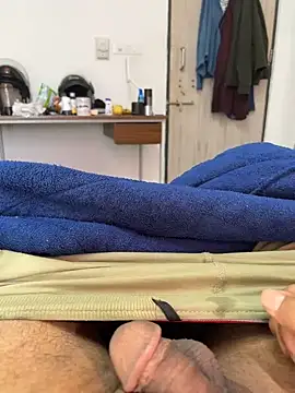 Snapshot of Mushroomhead69 chatting on January 25, 5:07 am Mushroomhead69 online show from January 25, 5:07 am