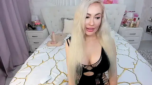 HottieSweetBritney online show from March 22, 7:06 pm