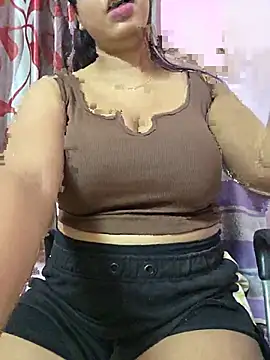 Snapshot of Nia__09 chatting on July 28, 6:20 pm Nia 09 online show from July 28, 6:20 pm