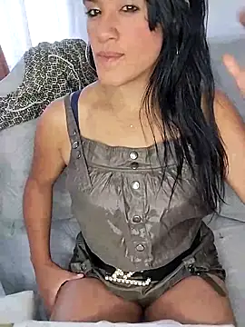 Snapshot of zhayra_rose chatting on February 14, 9:21 pm zhayra rose online show from February 14, 9:21 pm