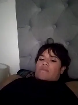 Snapshot of zhayra_rose chatting on March 3, 3:52 am zhayra rose online show from March 3, 3:52 am