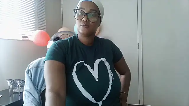 Snapshot of Charlie-Crawford chatting on April 30, 7:47 am Charlie-Crawford online show from April 30, 7:47 am
