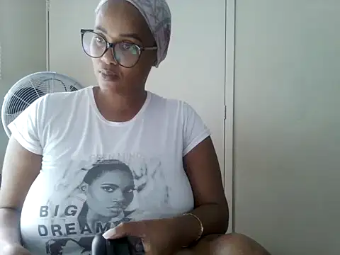 Snapshot of Charlie-Crawford chatting on May 25, 2:34 pm Charlie-Crawford online show from May 25, 2:34 pm