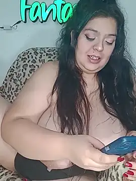 Snapshot of fantasyboobs chatting on February 20, 6:28 am fantasyboobs online show from February 20, 6:28 am