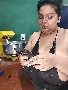 Snapshot of fantasyboobs chatting on October 19, 7:42 am fantasyboobs online show from October 19, 7:42 am