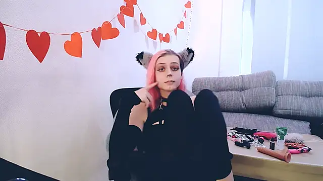 Littlepinkcat online show from February 26, 11:42 am