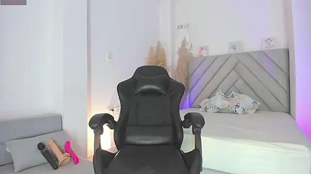 perlacobre999 online show from February 14, 1:08 pm