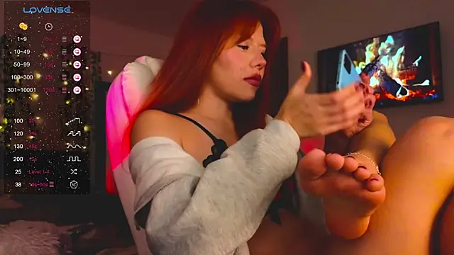 Snapshot of Juliette_Sunshine chatting on February 2, 9:45 pm Juliette Sunshine online show from February 2, 9:45 pm