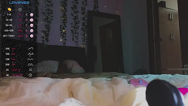 Snapshot of Juliette_Sunshine chatting on March 21, 8:40 pm Juliette Sunshine online show from March 21, 8:40 pm