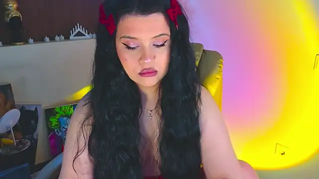 Snapshot of Malika_uAngel chatting on April 25, 10:07 pm Malika uAngel online show from April 25, 10:07 pm
