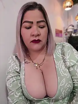 Snapshot of Dalessa_Bigtits chatting on June 17, 9:38 pm Dalessa Bigtits online show from June 17, 9:38 pm