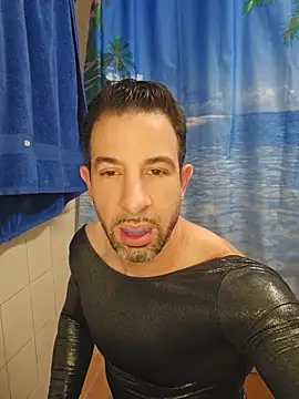 Snapshot of Sexyjulien25 chatting on April 29, 11:36 am Sexyjulien25 online show from April 29, 11:36 am