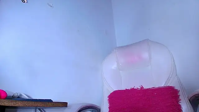 Snapshot of naomi_kyse chatting on January 15, 9:13 am naomi kyse online show from January 15, 9:13 am