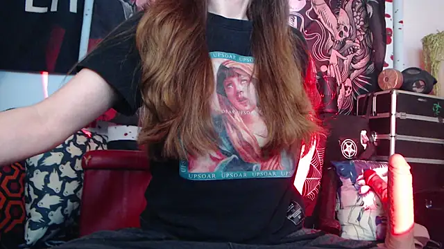 Snapshot of Silentmary chatting on April 22, 3:35 pm Silentmary online show from April 22, 3:35 pm