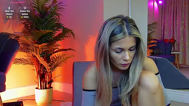 Avril Cyrus online show from October 30, 7:43 am