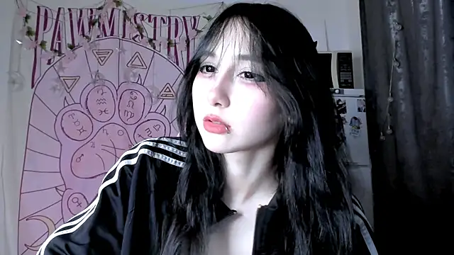 Snapshot of Holy420lolii chatting on May 2, 5:18 pm Holy420lolii online show from May 2, 5:18 pm