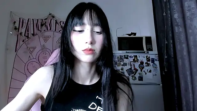 Snapshot of Holy420lolii chatting on May 15, 3:41 pm Holy420lolii online show from May 15, 3:41 pm